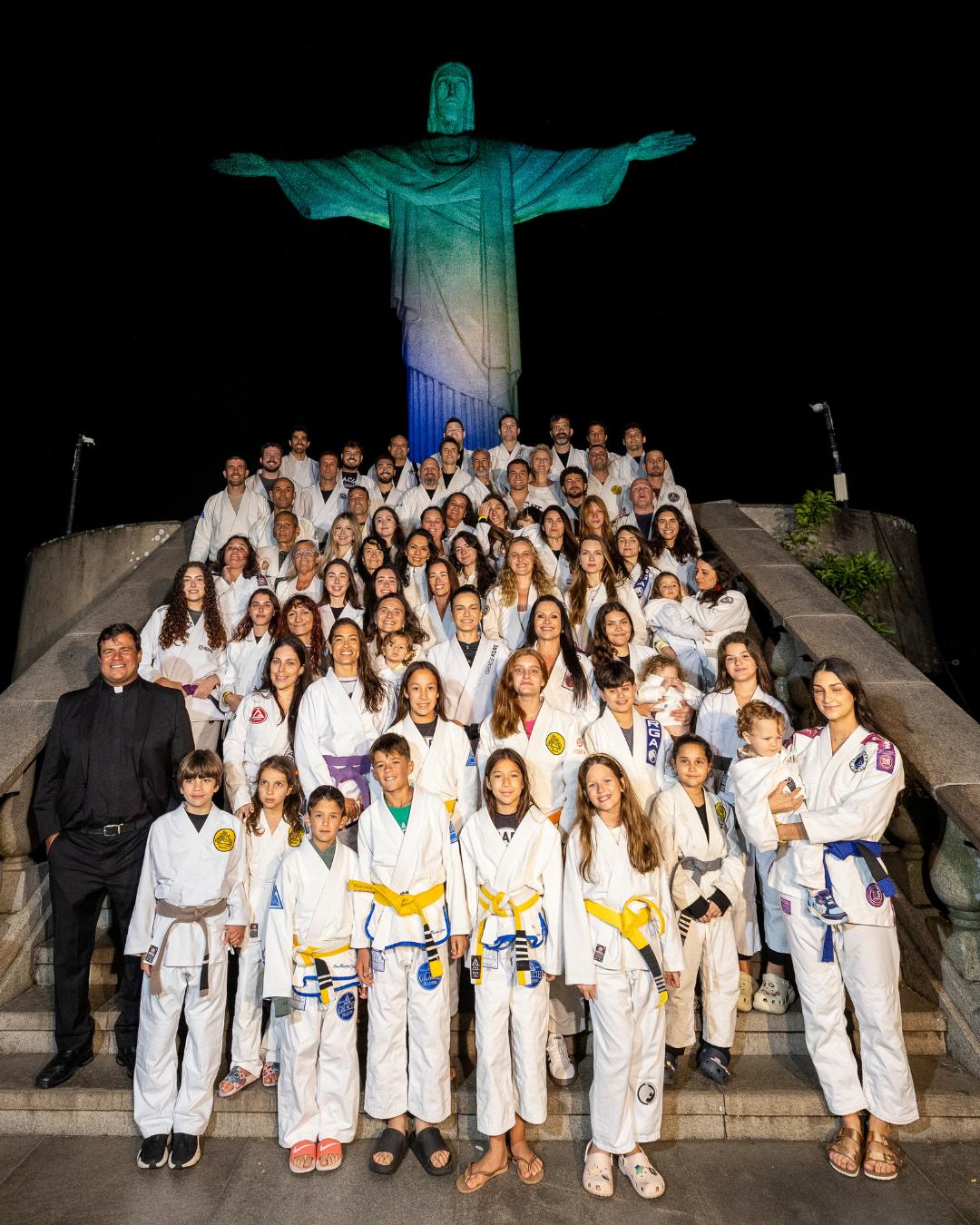 Família Gracie celebra 100 anos do Jiu-Jitsu com sessão de fotos histórica no Santuário Cristo Redentor