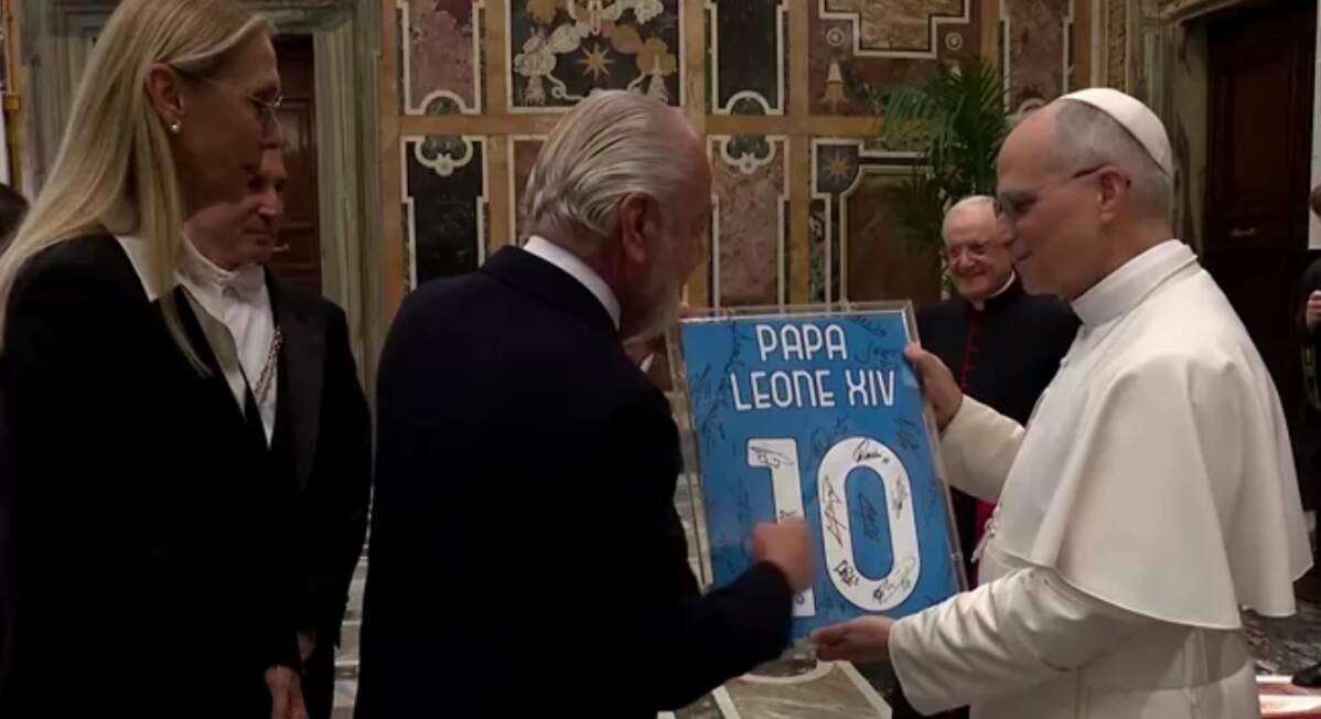 Papa Leão XIV recebe campeões italianos do Napoli