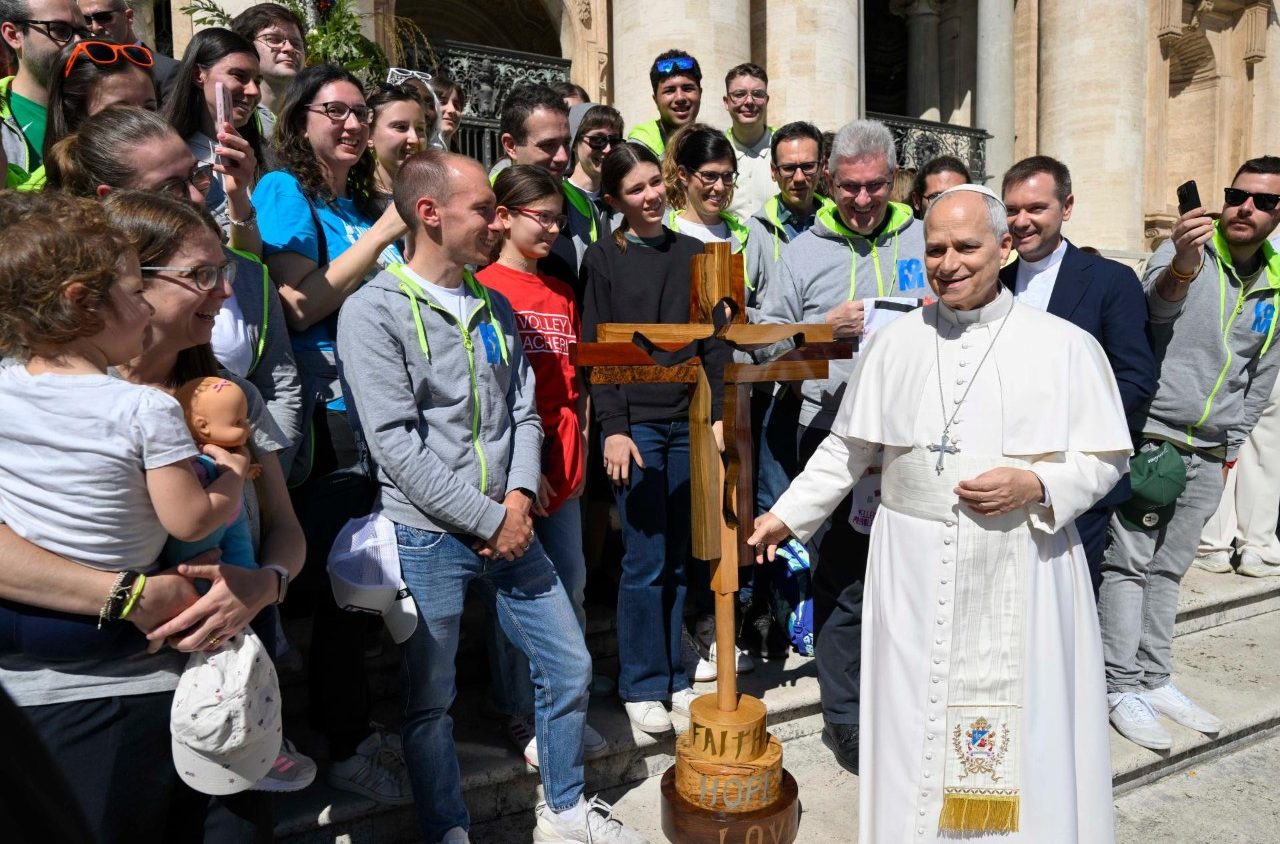 Papa com 4 mil estudantes da Arquidiocese de Milão e a Cruz dos Esportistas