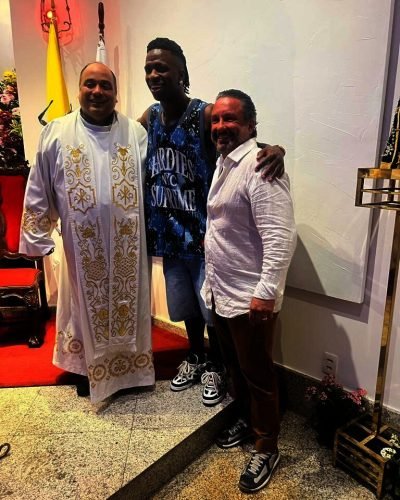 vini-jr-visita-o-santuario-arquidiocesano-cristo-redentor